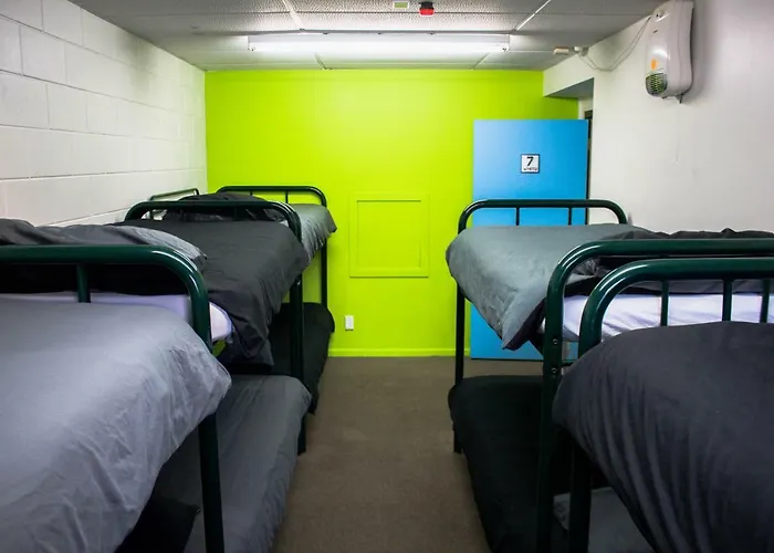 Planet Backpackers Hostal *